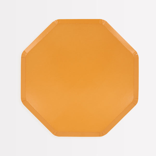 Our side plates, in a stunning yellow colour, are perfect for autumnal parties, birthdays and family meals. Image1