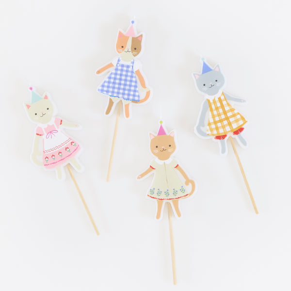 Our kitten club party set features tableware and party bags for eight, party garlands and candles, perfect for a folk themed look. 