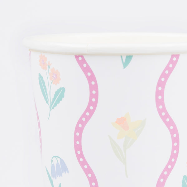 Our party cups, made from high-quality paper with pretty pastel floral designs, are perfect as garden party cups. Image3