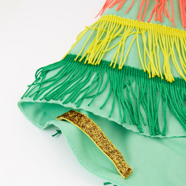 Our parrot costume is perfect for kids dress up or as a bird Halloween costume. Image8