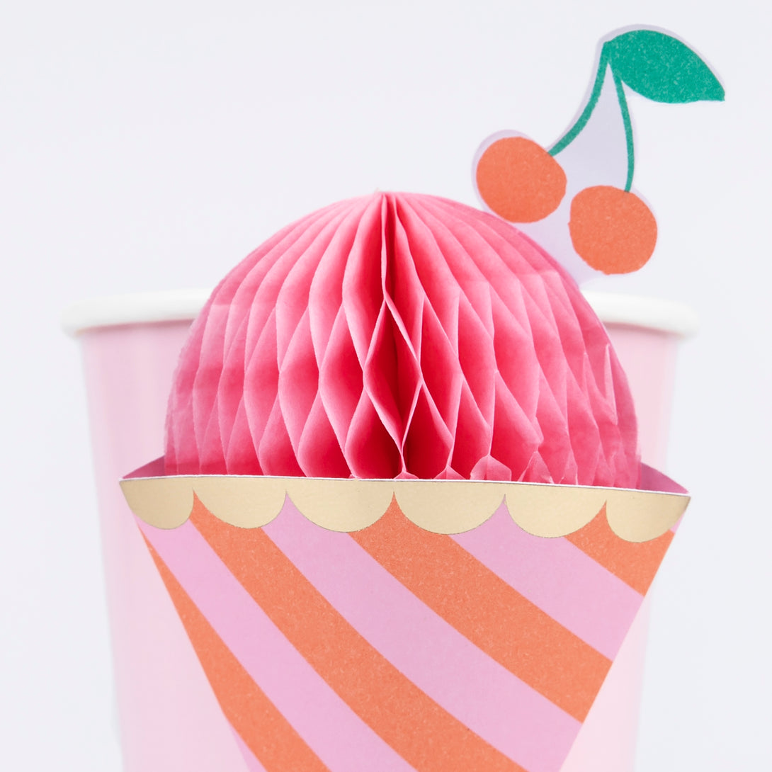 Our ice cream party set is ideal for celebrations with a summery vibe, includes tableware, ice cream tubs and spoons and a garland.  Image1