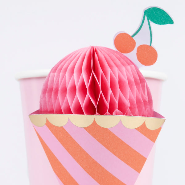 Our ice cream party set is ideal for celebrations with a summery vibe, includes tableware, ice cream tubs and spoons and a garland.  Image1