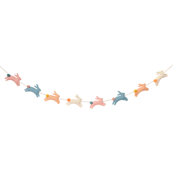 Our Easter garland, with felt bunnies, is the perfect Easter decoration. Image5