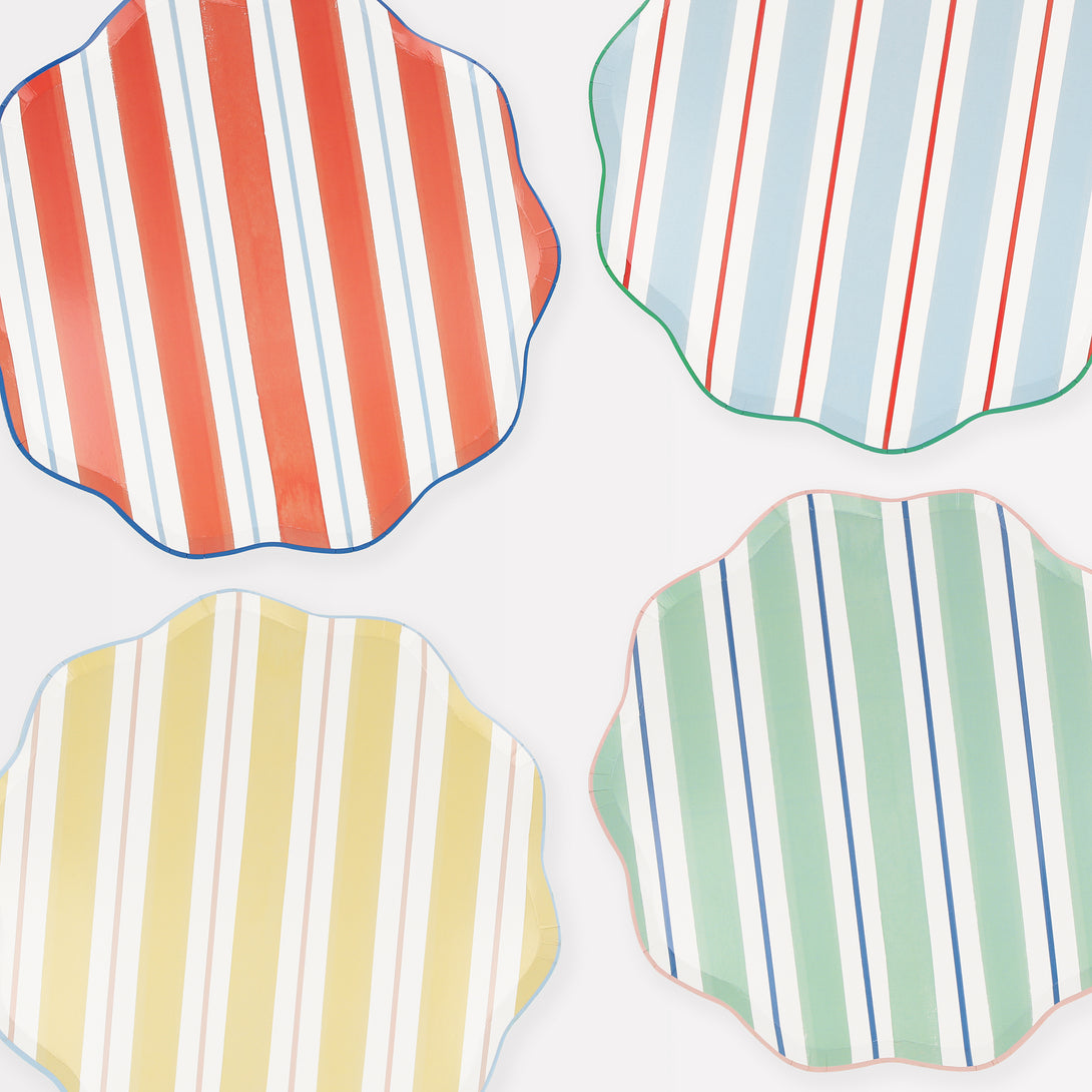 Our dinner plates, made with high-quality paper, feature bright stripes that are perfect as picnic plates and garden party plates.