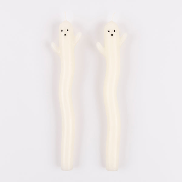 Our Halloween candles are made in the shape of tall wavy ghosts, the ideal table candles for a fabulous effect. Image2