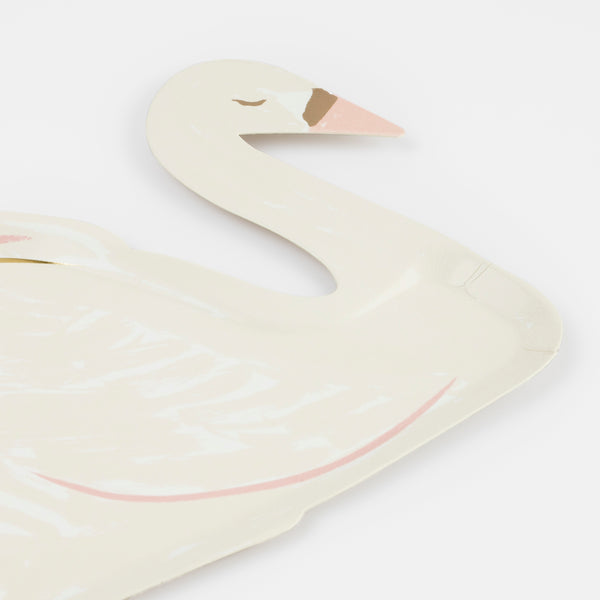 Our paper plates, designed to look like elegant swans, are ideal to add to your princess party supplies. Image2