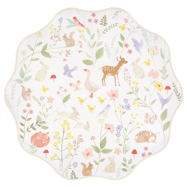 Our paper dinner plates feature beautiful designs of baby animals and flowers on soft colours, perfect for first birthdays and baby showers. Image3