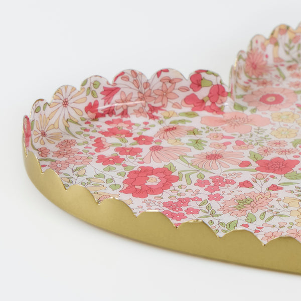 Our heart-shaped jewellery tray, made from enamelled metal, makes a wonderful Valentine's Day gift for all ages. Image3