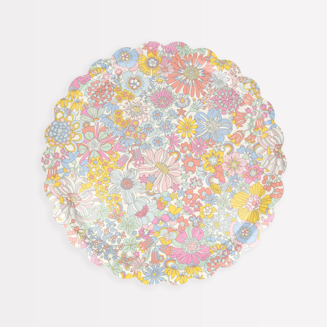 Our wooden tray has a melamine finish, with a floral Liberty print design, for practicality and style.