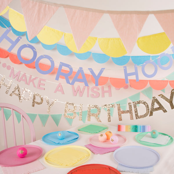 If you want a rainbow birthday party, with lots of brightly coloured party supplies, you'll love our special party set. 