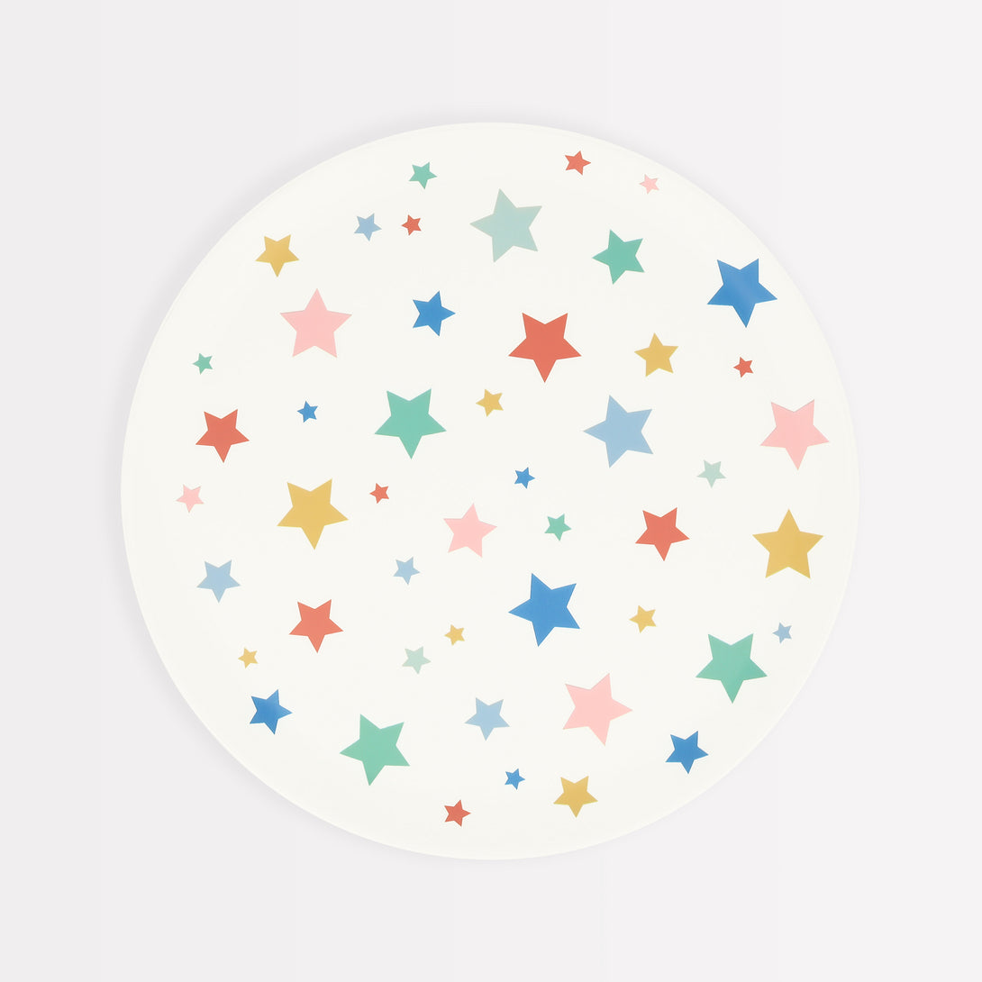 Our plastic plates, made from recycled plastic, have a bright star pattern, perfect to use as picnic plates or party plates.