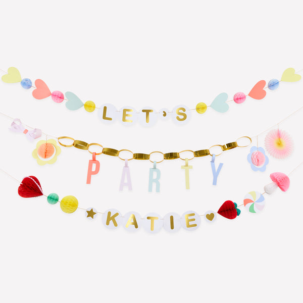 Our special party set feature colourful charm illustations with pops of gold foil, with tableware and party bags for eight and stylish decorations. Image2