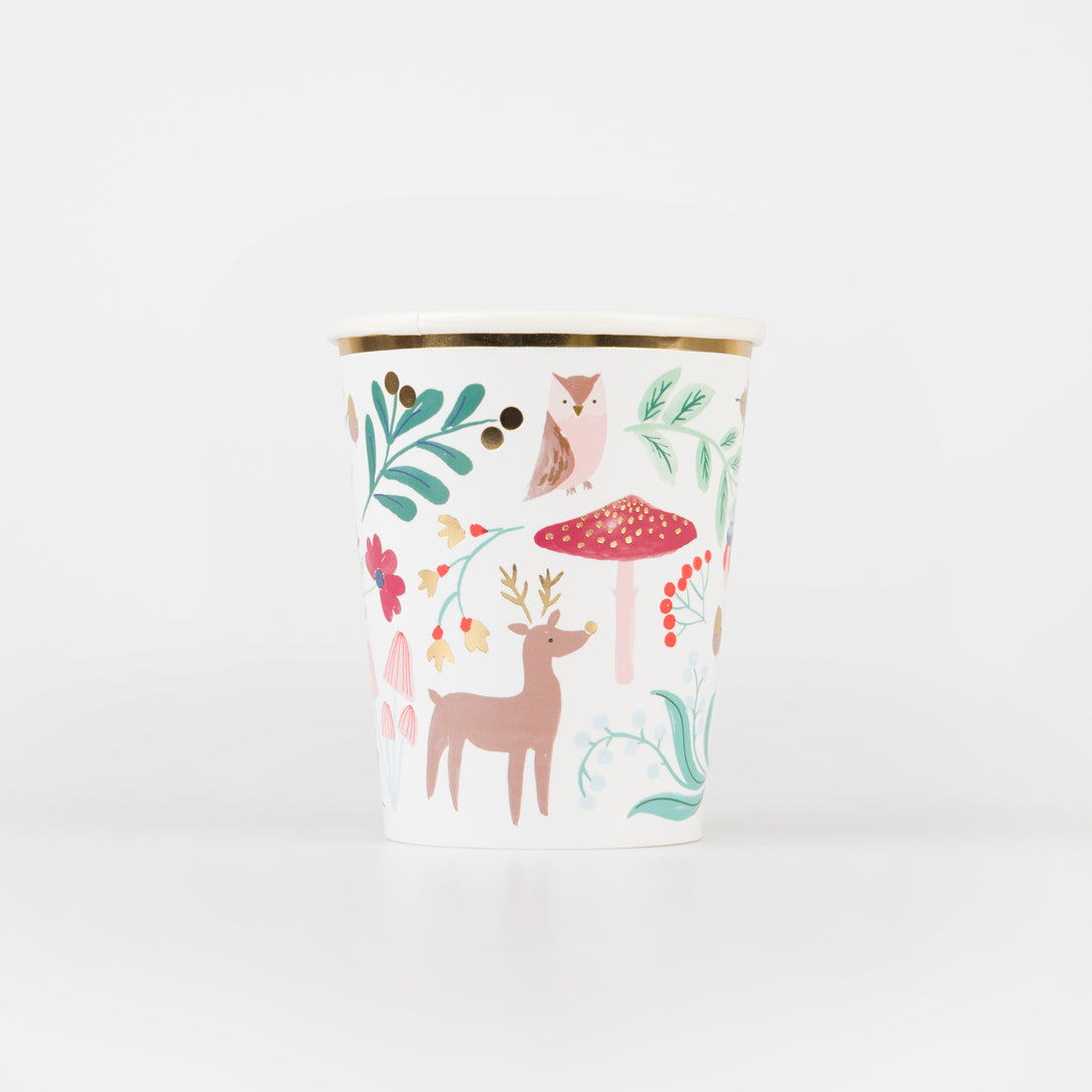 Our paper cups, with woodland animals, including reindeer, and flowers will give a wonderful wintry feeling to your Christmas party table.