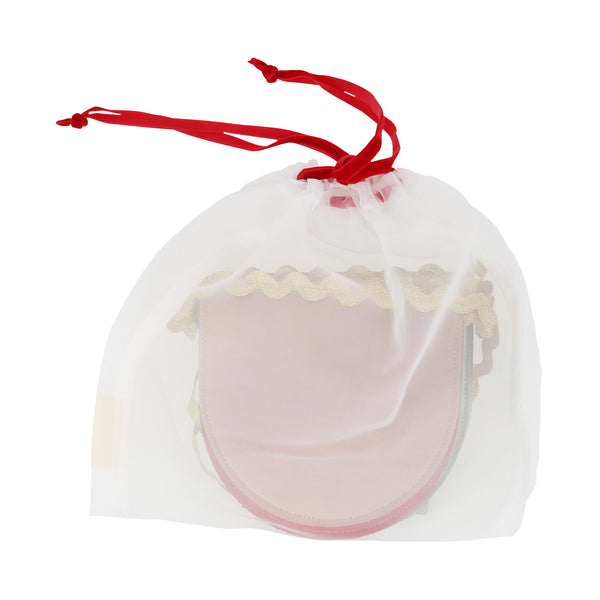 Our Christmas garland, made with luxurious velvet, is the perfect accessory for the festive season. Image6