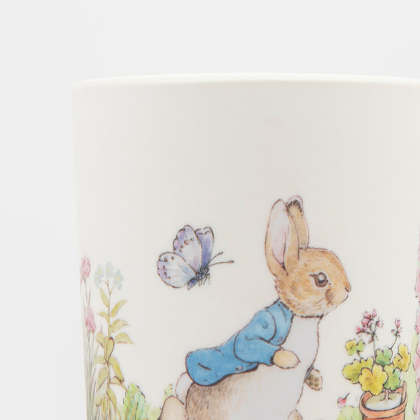 Our melamine cups feature Peter Rabbit and his friends, the ideal small party cups for any celebration. Image3
