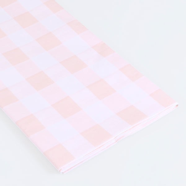 Use our gingham tablecloth, made from quality paper, in a pretty pink colour, for a baby shower, birthday party or a bridal shower. Image2