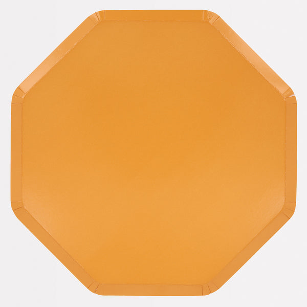 Our yellow party plates have an octagonal shape, and colour on both sides, for an elegant effect. Image1