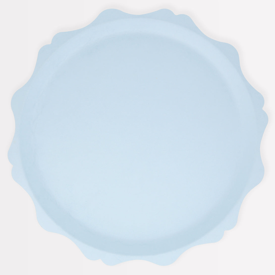 Our compostable plates, made from bamboo and sugar cane, are a soft blue and, with their decorative edge, will look very special at any party.