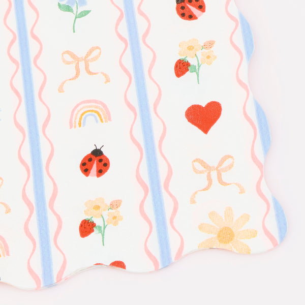 Our small paper napkins feature pretty garden-inspired designs in soft pink, blue and red, ideal as baby showers napkins and for birthdays. Image2