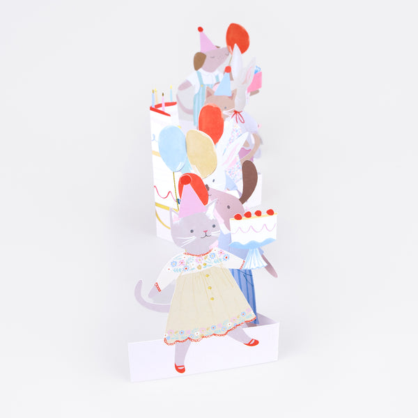 Our animal card is ideal as a birthday card for kids, featuring adorable animals and balloon in a fold-out concertina style for display. Image3