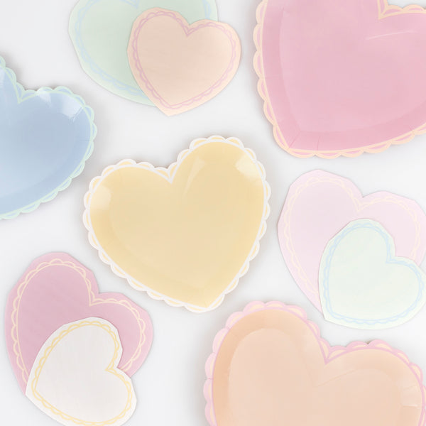 Our small plates, in heart shapes, feature a range of pretty pastel colours and a scalloped border. Image3