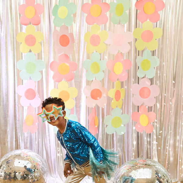 Our floral backdrop is wonderful to use for party photo opportunities, or to create a wall of colour to brighten up your celebration. Image2