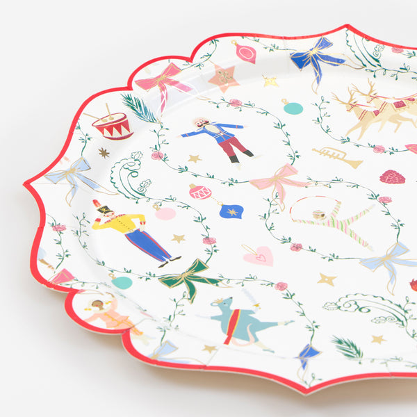 Our Christmas dinner plates, made from heavyweight paper, feature a stylish festive design based on New York City Ballet's The Nutcracker. Image3