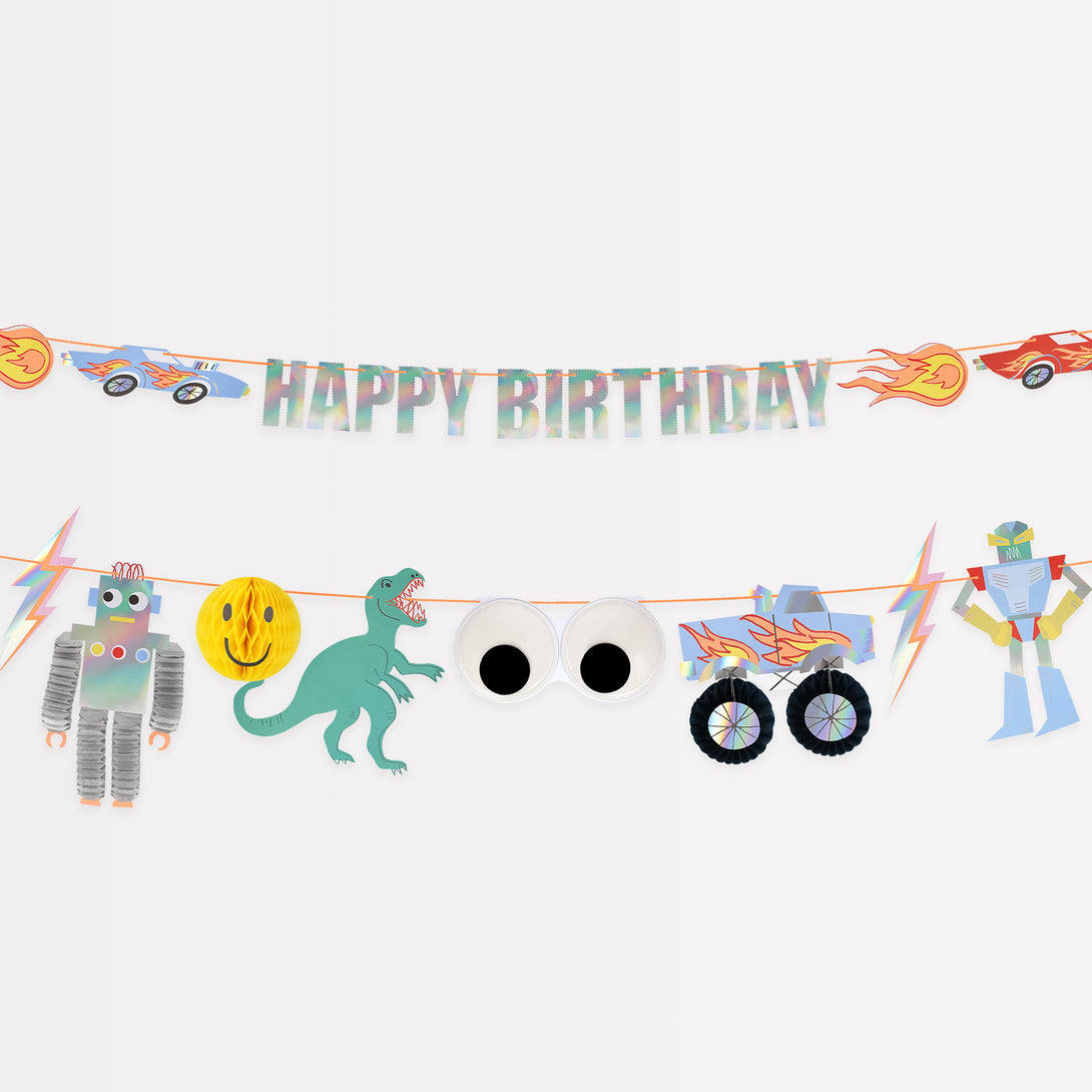 Our special decoration is both a birthday garland and a garland to decorate a bedroom or playroom, with monster trucks and more.