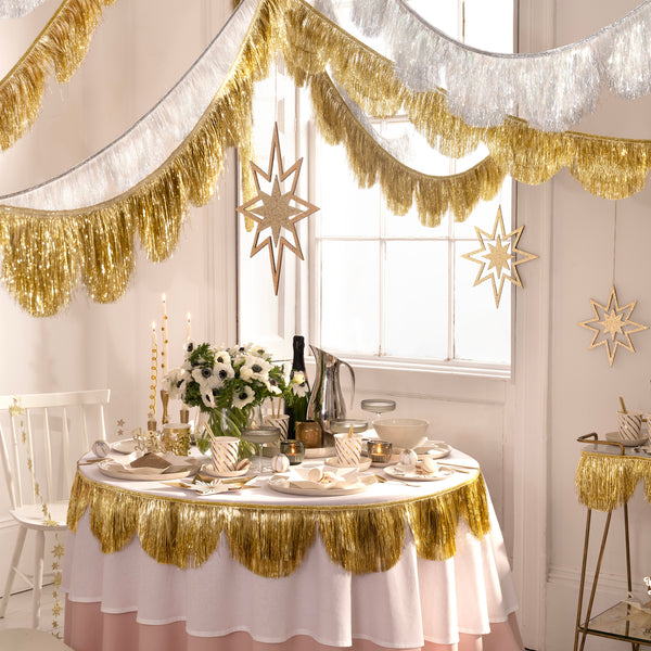 Use our silver tinsel garland to make your Christmas celebrations and New Year parties look amaziing. Image2