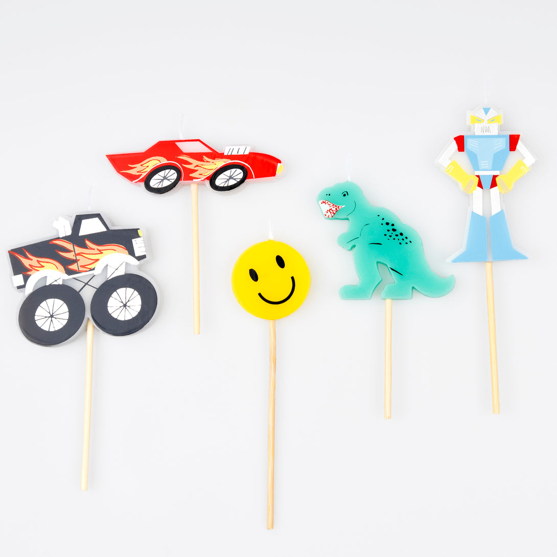 Make your birthday cake look amazing with our candles featuring classic toybox designs including a dinosaur candle and a car candle.