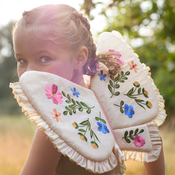 Our embroidered butterfly wings are a gorgeous addition to your dressing up box, for kids who love to pretend to be butterflies or fairies.