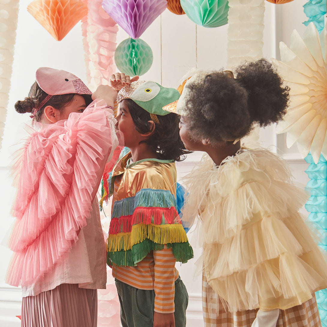 Our parrot costume is perfect for kids dress up or as a bird Halloween costume. Image9