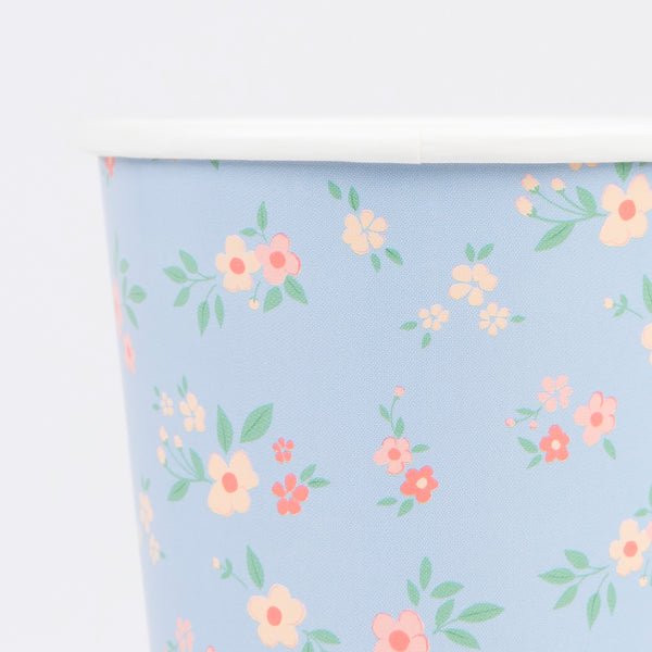 Our floral cups, crafted from high-quality paper, are suitable for hot or cold drinks, ideal for baby showers, bridal showers and garden parties. Image3