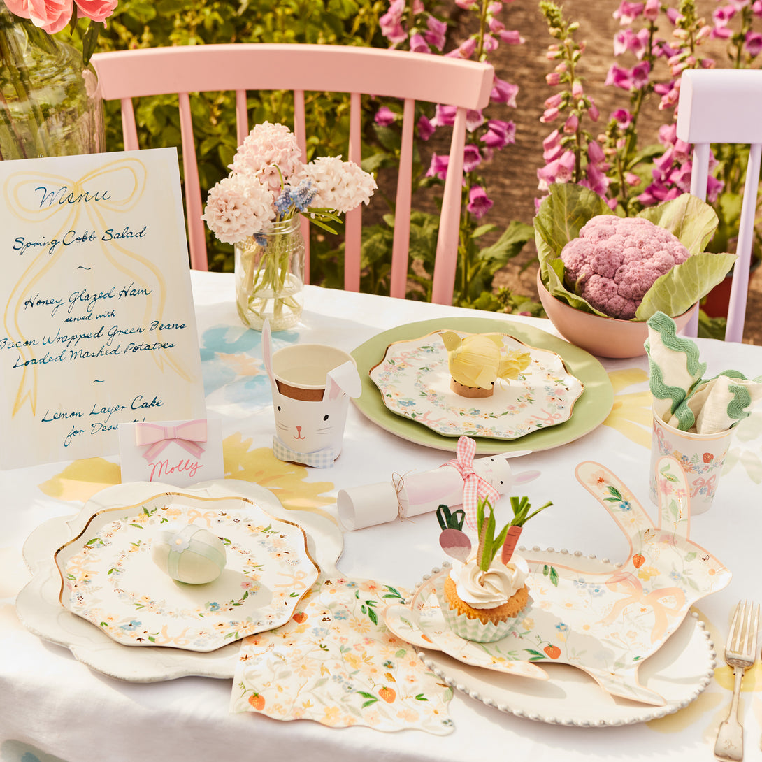 The pastel bows on our paper name place cards give a stunning look.