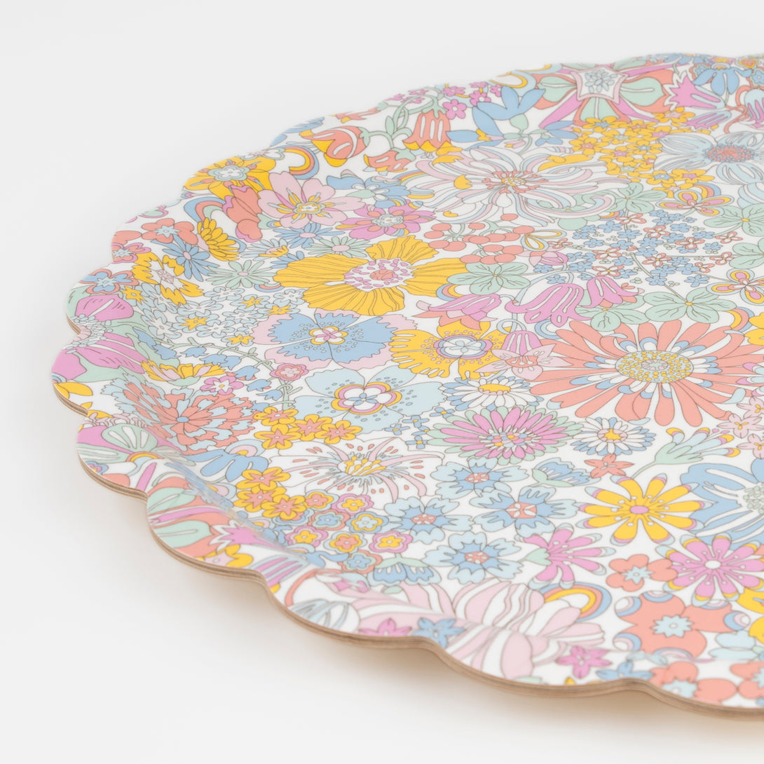 Our round tray has a floral Liberty print design, and is made from birch veneer plywood with a melamine coating, for practicality and style.