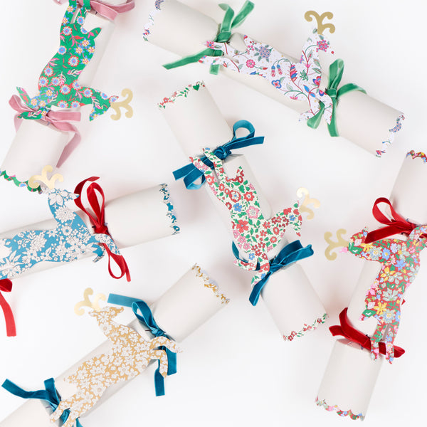 Make your Christmas dinner table look elegant with our luxury reindeer crackers with Liberty prints, velvet bows and a wonderful decorative gift. Image5