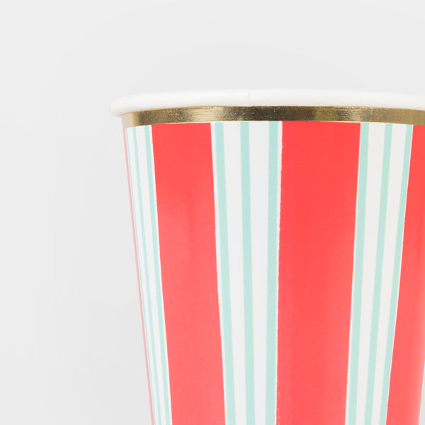 Our Christmas party set includes striped paper plates, cups and napkins, and a luxury velvet garland.  Image1