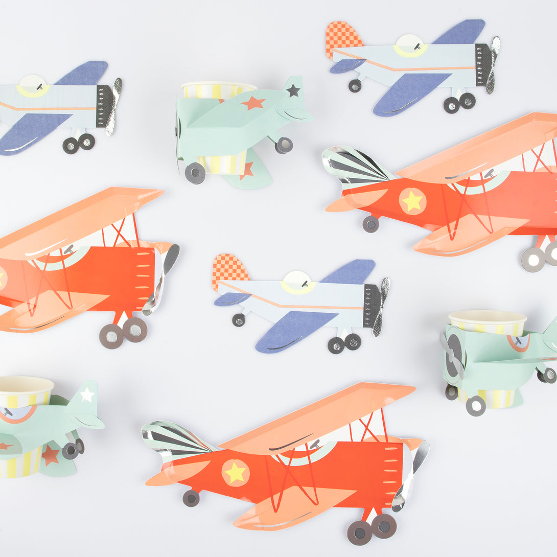 Make your plane party look amazing with our party napkins in the shape of planes.