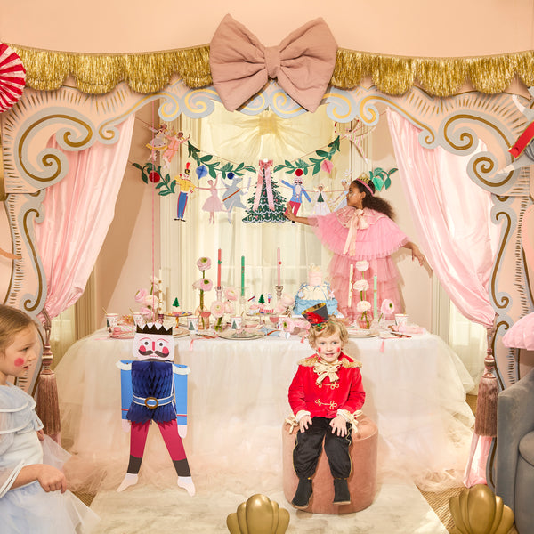 Our Christmas garland features a 3D Christmas tree and embellished characters from The Nutcracker, based on the classic NYCB production. Image2