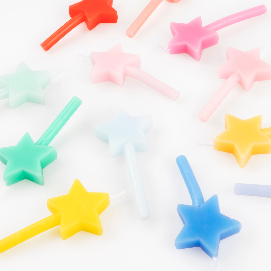 Use our mini star candles to add colour and fun to cakes and cupcakes, idea for birthday cakes, baby showers and award celebrations.