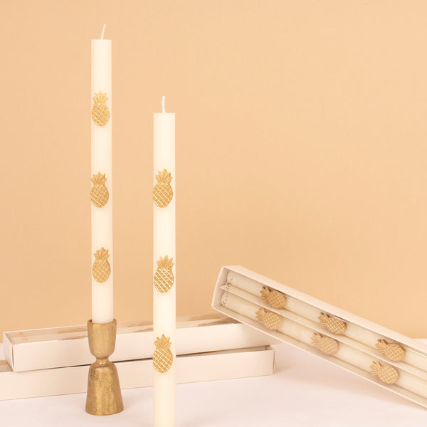 Our gold pineapple candles are ideal as summer party decorations to add a touch of fun and atmosphere.