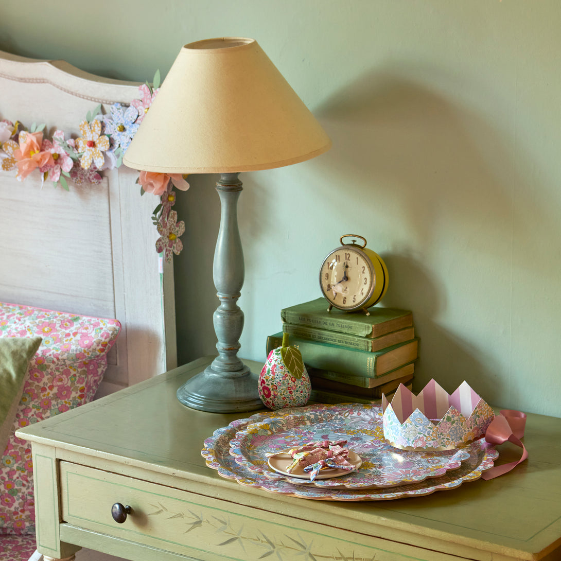 Our round tray has a floral Liberty print design, and is made from birch veneer plywood with a melamine coating, for practicality and style.