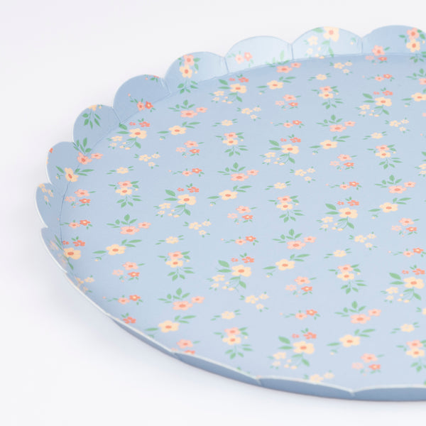 Our ditsy flower plates are perfect as baby shower plates and for garden parties, afternoon tea and bridal showers. Image3