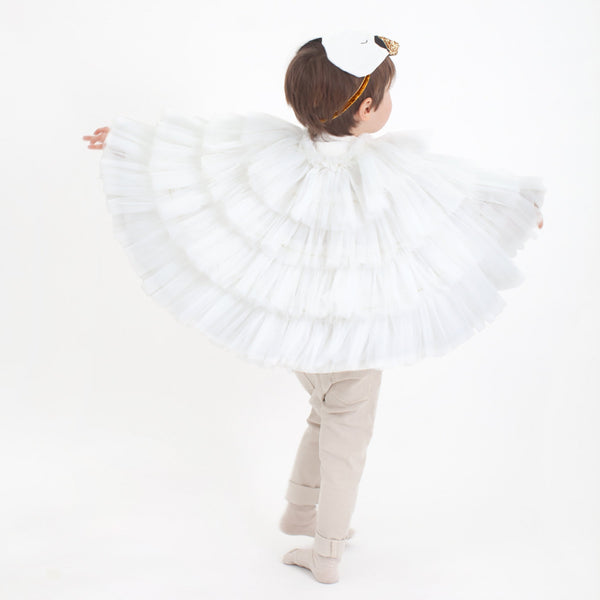 Our swan dress-up outfit features a tulle cape and an embellished headdress, perfect for Halloween, a princess party or for fun play. Image3