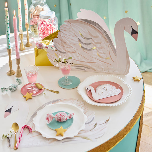 Our swan centrepiece is perfect for princess parties, bridal showers and baby showers, to hold party favours and decorative items. Image2