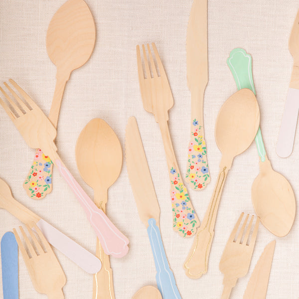 If you're looking for disposable cutlery that looks amazing then you'll love our wooden cutlery with floral printed handles. Image6