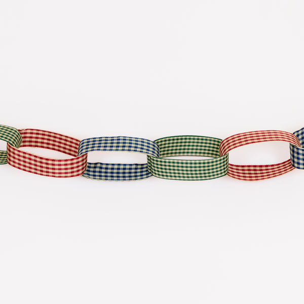 Our Christmas garland features gingham ribbons chain linked to create a current yet classic decoration for the mantel, stairs, window or table. Image2