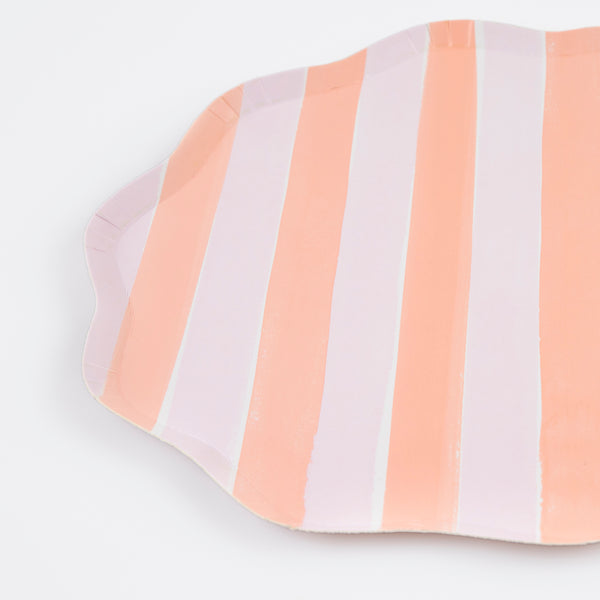 Our paper dinner plates, with stylish pastel stripes, are ideal as dinner plates for any special party. Image3
