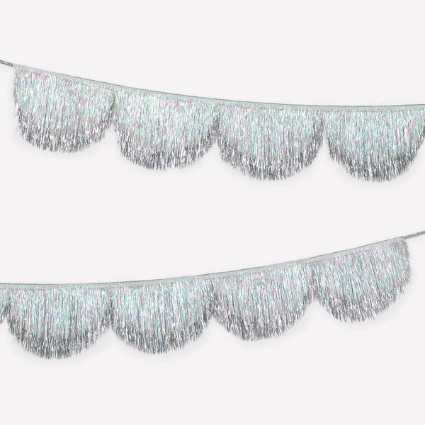 Use our silver tinsel garland to make your Christmas celebrations and New Year parties look amaziing. Image1