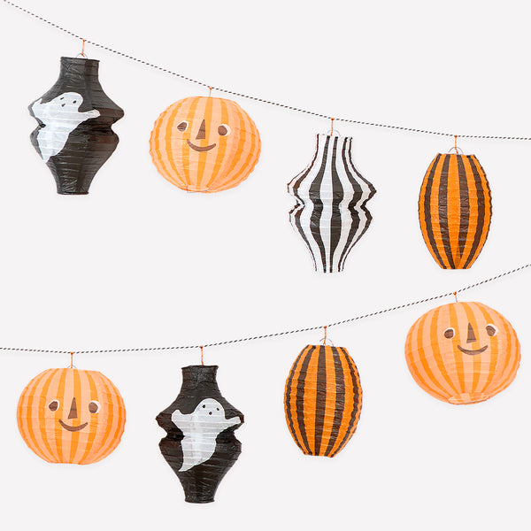Our paper garland features mini Halloween lanterns in seasonal colours with fun icons, a special way to decorate your party room. Image1
